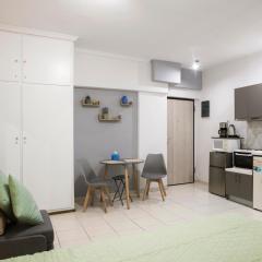 Megaro Moussikis semi-basement flat for 2 persons