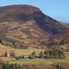 Idyllic cosy bothy in remote beautiful surrounding