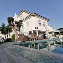 Spanish Villa with private pool