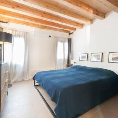 Ca' Ferrando, brand new apartment, experienced host!