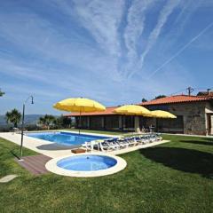 Villa Serenidade - 3 Bedrooms - Tennis Court - Countryside Location - Braga - North Portugal