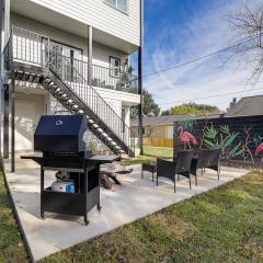 South Houston Townhome with Patio and Gas Grill!