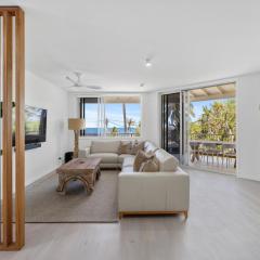 Luxe Beachside Apartment - Heated Pool - SeaViews