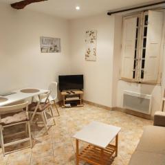 studio dans le village de cotignac