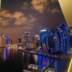 Luxury Binghatti Canal View Apt in Business Bay