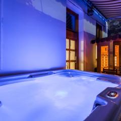 Wellness Wonderland: Garden, Sauna, Jacuzzi in CBD