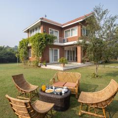 Hostie Humming Trees - 4BHK Farm house, Opp Westin Sohna