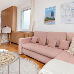 Pastel Apartment with Two Bedrooms and Balcony in Gdynia by Renters