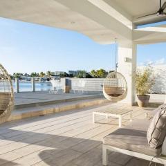 Vistamar Villa 5BDR Private Waterfront Home Pool