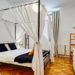 Intimo OldTown Romantic Apartment