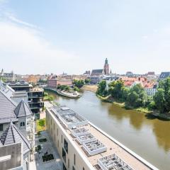 Nice View Apartment, Free Underground Parking, City Square 6 min