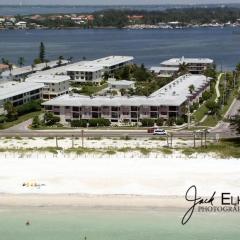 Bridgeport Condo 211