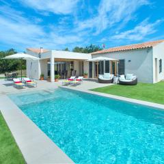 Owl Booking Villa Mir - Luxury Retreat