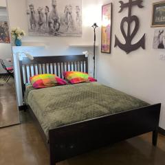 Studio indépendant, patio, intra-muros , clim, parking