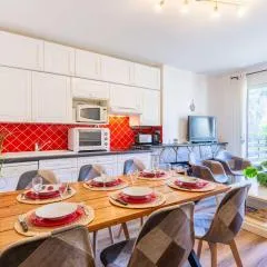 Appartement idéal pour 6 personnes, avec terrase de 24m², proche téléphérique et commerces - FR-1-296-459