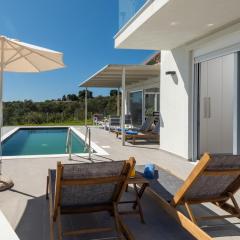 Wonderful Kefalonia Villa - 2 Bedrooms - Villa Solemare - Stunning Mountain Views and Private Pool - Pesada