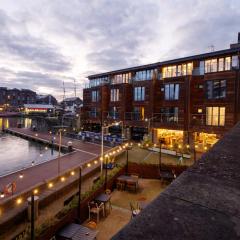 The Boat House Apartment by Cliftonvalley Apartments