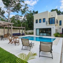 Villa Tortuga lux 4 Bdr Big garden*Pool *Cenote