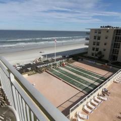 Visit this top floor property located on the no-drive beach with 2 complex pools!