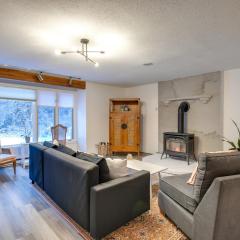 Cozy Conway Retreat Near Skiing and Hiking Trails!