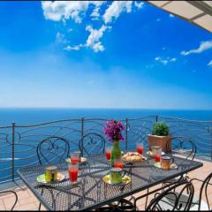Casa L'incanto in Amalfi Coast con terrazza vista mare