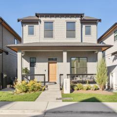 Glamorous, Luxurious & Stylish Family Home, Near Vancouver