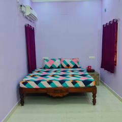 VJ VILLA HOME STAY PURPLE ROOM