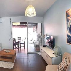 COTTAGE BLUE classé 3 étoiles - 4 à 6 personnes - 2 chambres - accès direct à la plage et à l'esplanade de Boucan Canot avec ses bars et restaurants