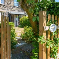 Red Robin Cottage - With Parking for one car