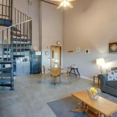 Del Norte Apartment with Loft, Walk to Downtown!