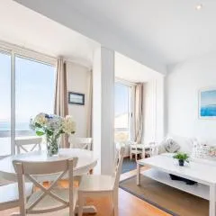 Fee4Me Front line beach flat in Caión
