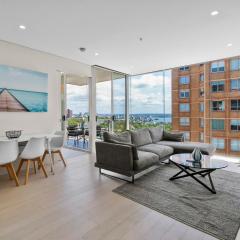 Spectacular City & Harbour Views: Bondi Junction