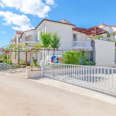 Apartment and Room Stefanija