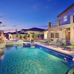 Prime Location, Heated Pool, Hot Tub, Fire Pit, Bbq, More