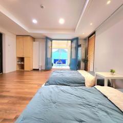 Gyeongbokgung Seochon Dalbit