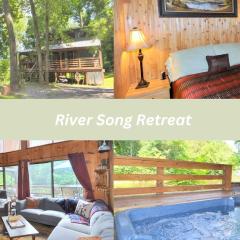 River Song Retreat - Right on the River!