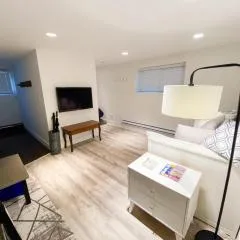Small Private Studio at Kitsilano Beach