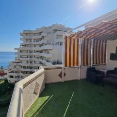 Benalbeach. Espectacular terraza, vistas al mar.