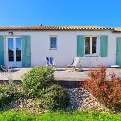 Proche plage de la Cible, villa familiale avec annexe, jardin et parking