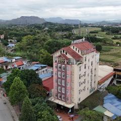 Khách sạn Crown - Gần đại học Nông Lâm TN
