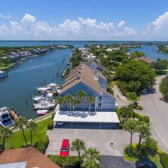 Harbor View, short 7 minute walk to beach.