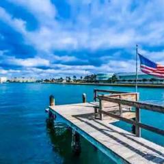 2 Bedroom Beach Condo With Dock AND Walk To Everything
