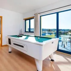 Penthouse 160sqm wide Terraces Pool view & private Hot Tub & Parking