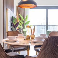 Chic Lux 2BR I High Floor l by Burj Khalifa & Dubai Mall I Pool l Gym