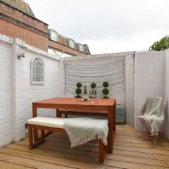 Relaxing 2 BR Home near Seafront