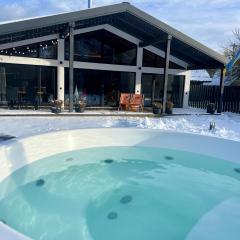 Boiko house - котеджі з чаном-джакузі