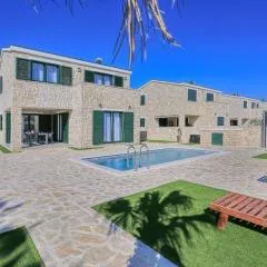 Villa Privdate (heated pool & free bikes)