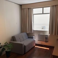 Apartamento silencioso para 6 pessoas, 2 quadras da praia, próximo a bares, restaurantes e metrô