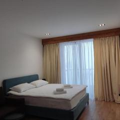 Evdo Apartments F4 White Stay
