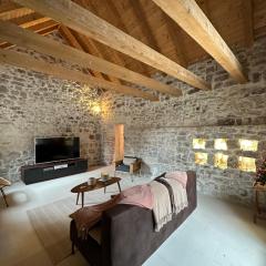 Maison Laurel - Exquisitely Renovated Centuries Old Stone Estate With Private Pool, Near Split and Omiš